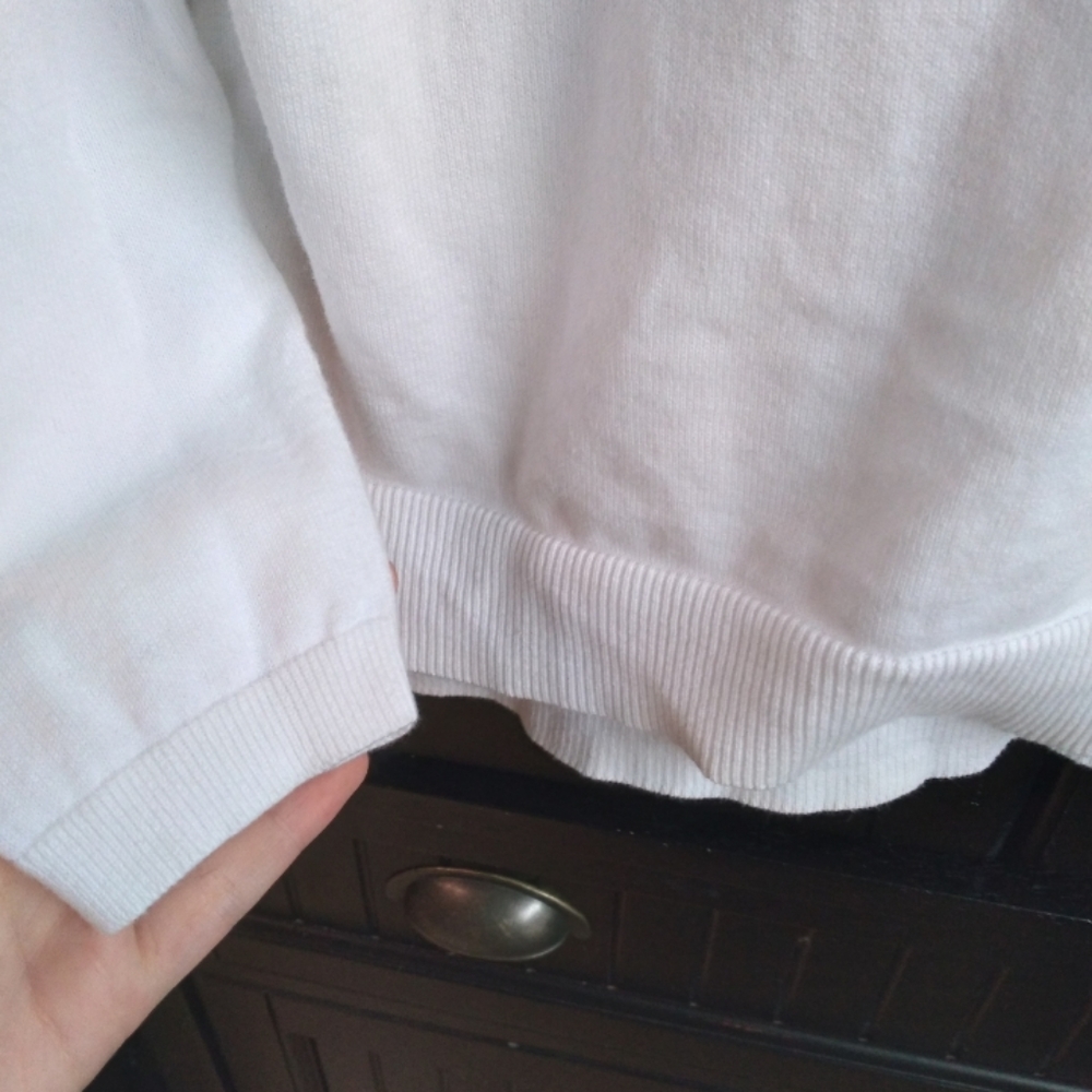 Crown and Ivy White V Neck Sweater - Picture 4 of 6